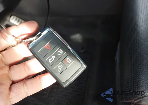 2020 Jaguar E-Pace Checkered Flag Edition P250 Awd Automatic from USA, damaged, VIN SADF12FX2L1Z80468